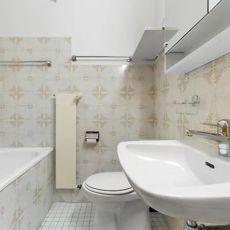 Les Platanes E2 - 6 Pers - Au Centre *